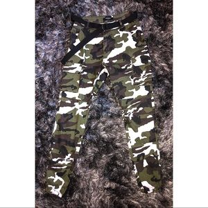 High waisted Camo pants